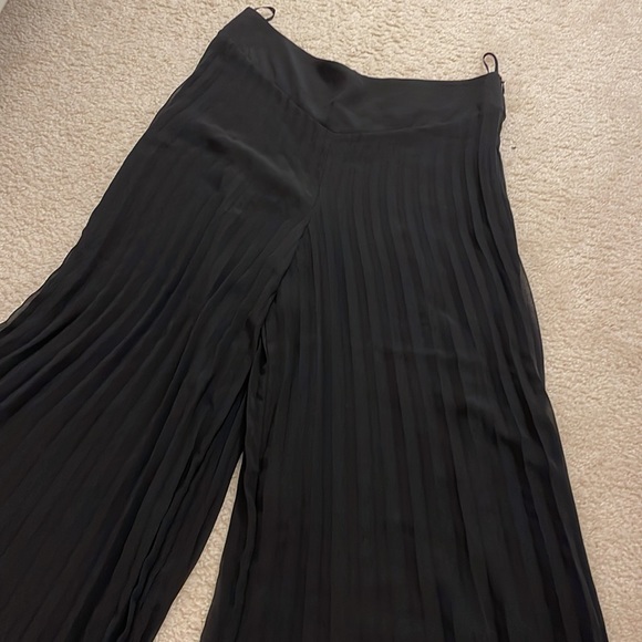 Chiffon pleated pants with lining US Size 10 - Picture 2 of 6